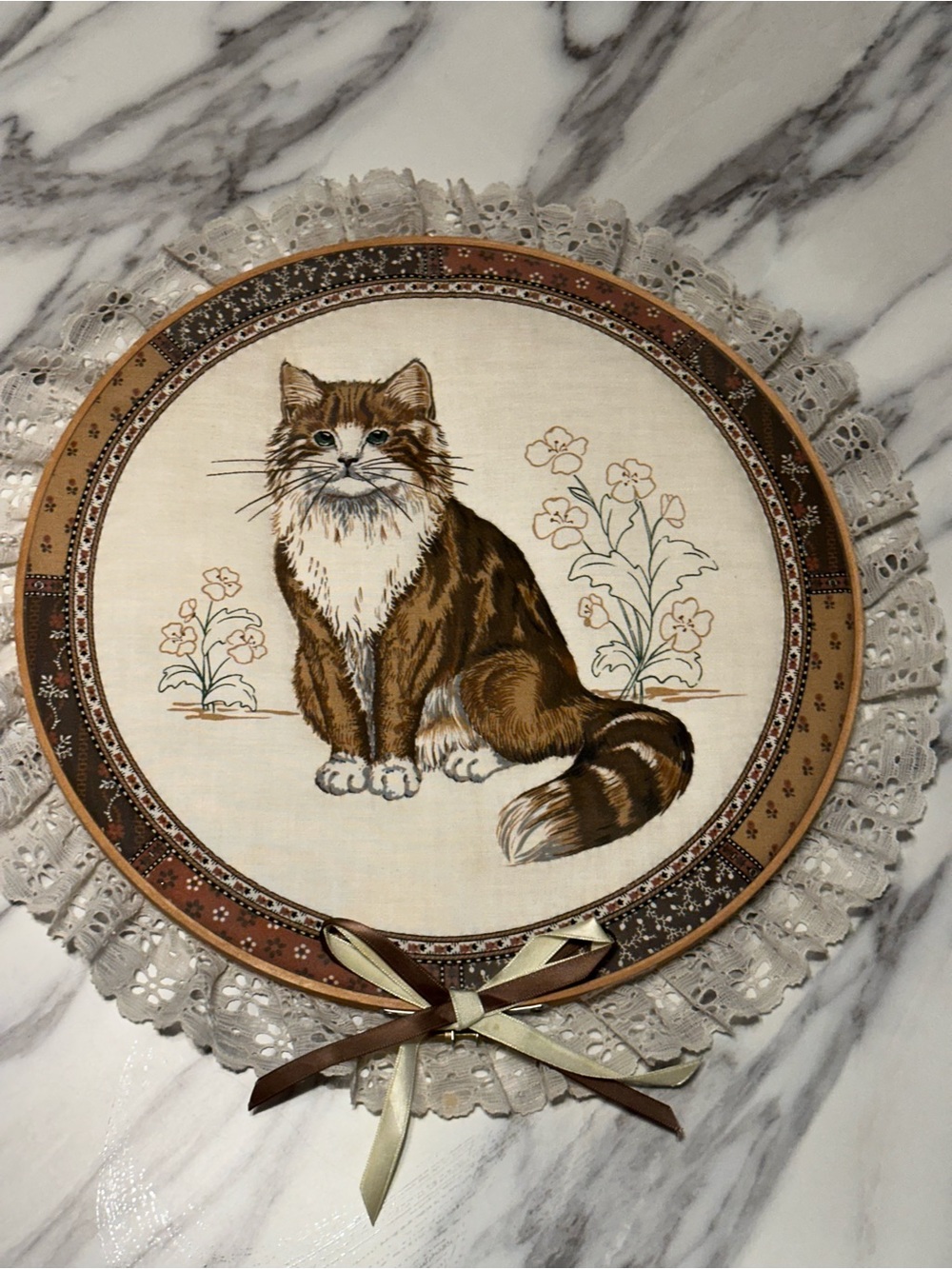 Quilted Cat Print Wall Hanging with Lace Trim - Brown & Cream